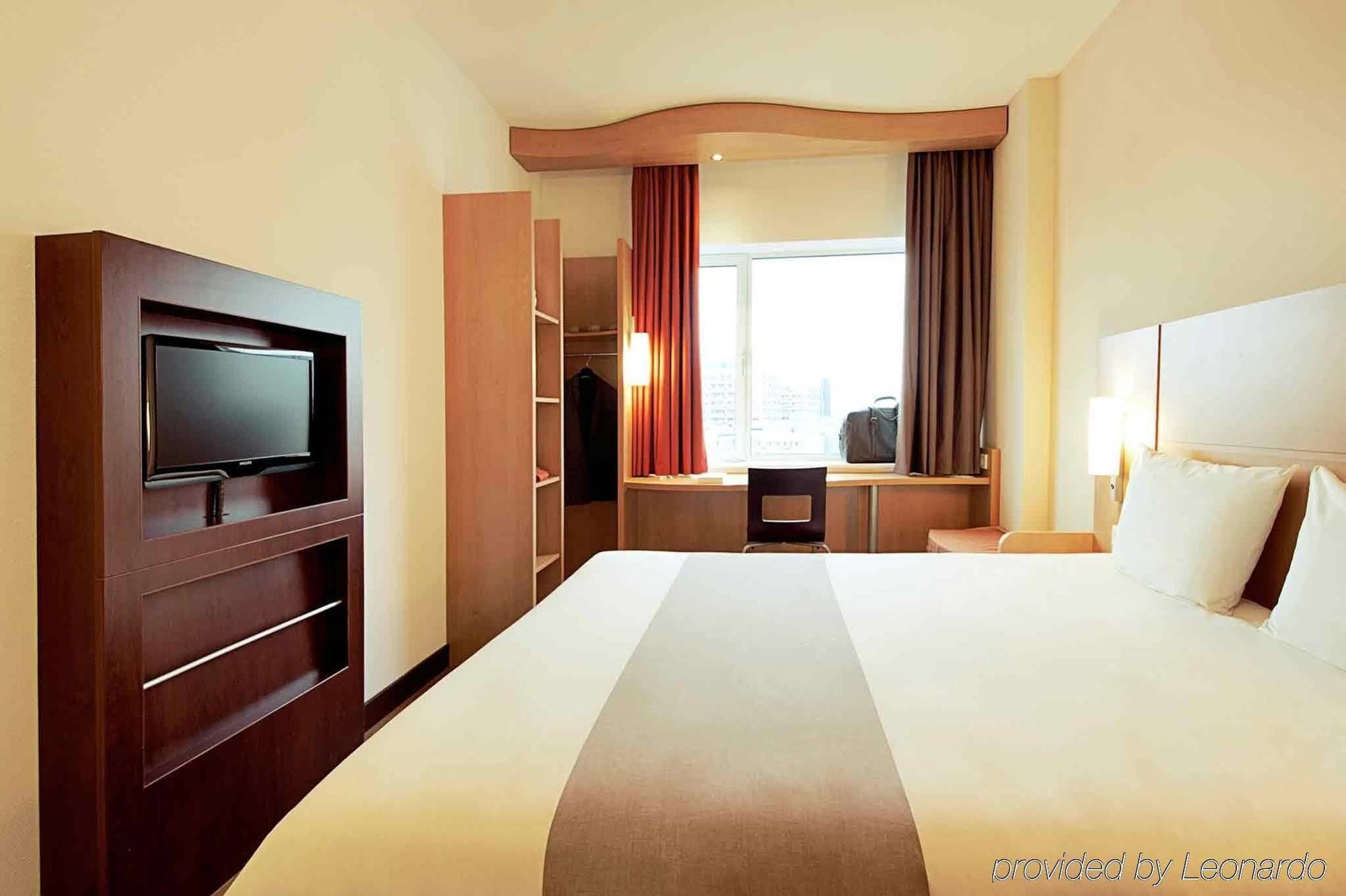 Ibis Messe Airport Hotell 3*